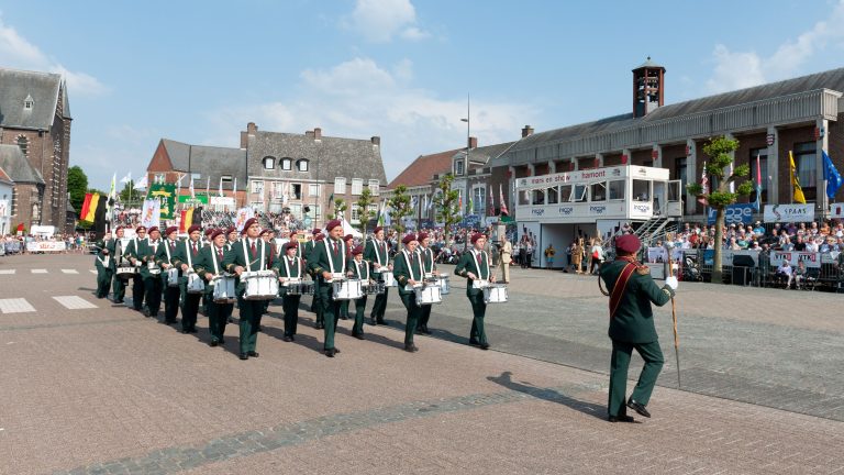 Trommels en trompetten: Hamont bruist met Pinksteren!