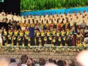 Andre Rieu en nieuwe uniformen voor Jachthoorn- en Trompetterkorps Edelweiss